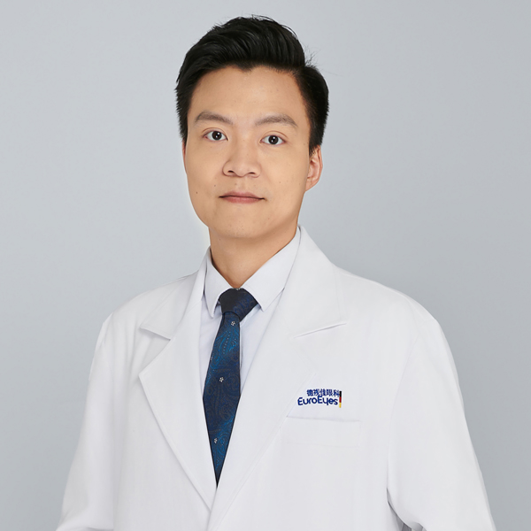李伟候 医生 Dr. Charlie.Li