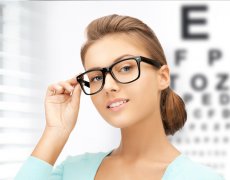 高度近视怎么办?高度近视可以通过手术矫正吗?